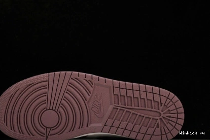 1 High OG Jordan “Mauve” 0731